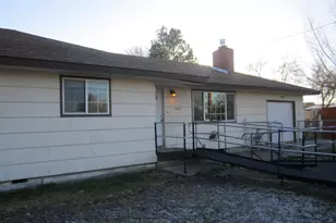 3630 Laverne Ave, Klamath Falls, OR 97603 - Photo 4