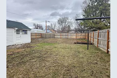 2215 Eberlein Avenue, Klamath Falls, OR 97601 - Photo 4