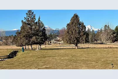 63493 Gentry Loop, Bend, OR 97701 - Photo 2