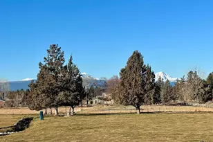 63493 Gentry Loop, Bend, OR 97701 - Photo 2