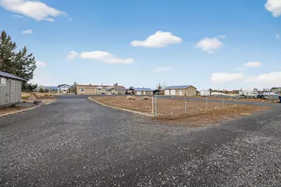 63493 Gentry Loop, Bend, OR 97701 - Photo 4