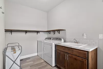 559 NW Rimrock Court, Redmond, OR 97756 - Photo 20