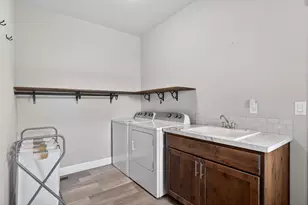 559 NW Rimrock Ct, Redmond, OR 97756 - Photo 20