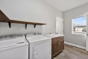 559 NW Rimrock Ct, Redmond, OR 97756 - Photo 22