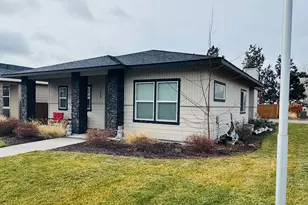 559 NW Rimrock Ct, Redmond, OR 97756 - Photo 4