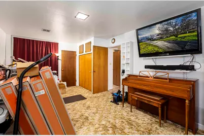 1215 NE A Street NE, Grants Pass, OR 97526 - Photo 24