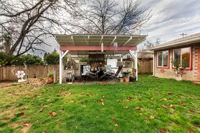 1215 NE A Street NE, Grants Pass, OR 97526 - Photo 28