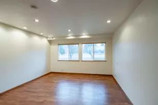 215 S Spruce St, Sisters, OR 97759 - Photo 4