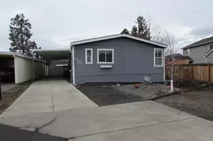 2633 SW Obsidian Ave, Redmond, OR 97756 - Photo 1