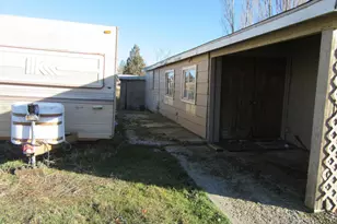 9805 E Langell Valley Rd, Bonanza, OR 97623 - Photo 28