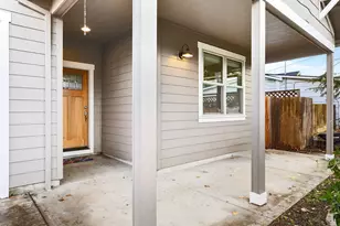 295 S 1st St, Talent, OR 97540 - Photo 4