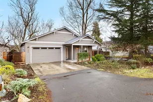 295 S 1st St, Talent, OR 97540 - Photo 2