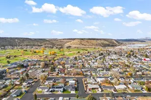 303 SW Deer St, Prineville, OR 97754 - Photo 34