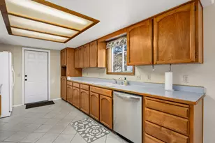 2725 Trout Cir, Grants Pass, OR 97527 - Photo 12