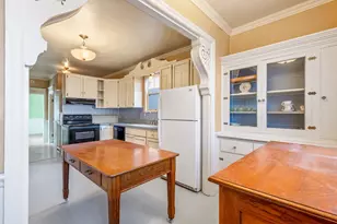 305 W 1st St, Prineville, OR 97754 - Photo 10