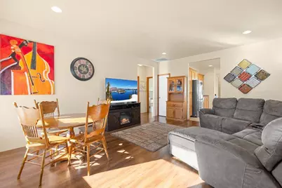 369 Cascade Drive, Central Point, OR 97502 - Photo 6