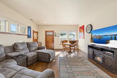 369 Cascade Drive, Central Point, OR 97502 - Photo 8