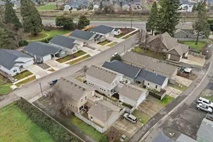 369 Cascade Dr, Central Point, OR 97502 - Photo 40