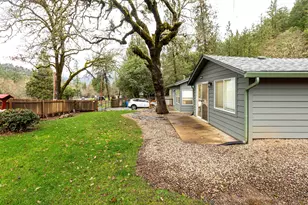 401 Savage Creek Rd, Grants Pass, OR 97527 - Photo 46