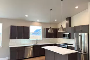 61221 SE Wagyu Dr, Bend, OR 97702 - Photo 4