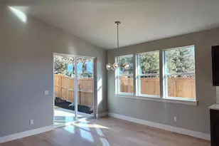 61221 SE Wagyu Dr, Bend, OR 97702 - Photo 8