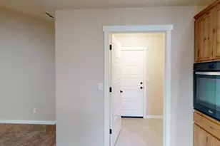 2294 Gayle Way, Grants Pass, OR 97527 - Photo 8