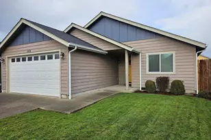 2294 Gayle Way, Grants Pass, OR 97527 - Photo 2