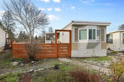 111 Briarwood Way, Grants Pass, OR 97526 - Photo 2