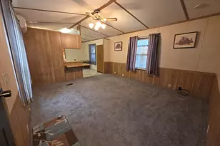 301 Freeman Rd, Central Point, OR 97502 - Photo 2