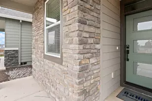 21224 SE Pelee Dr, Bend, OR 97702 - Photo 2