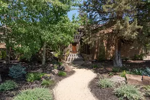 23126 Switchback Ct, Bend, OR 97701 - Photo 2