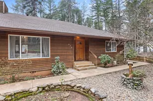 372 Thornbrook Dr, Merlin, OR 97532 - Photo 1