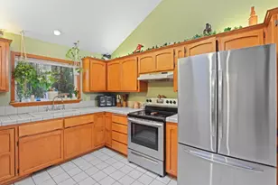 372 Thornbrook Dr, Merlin, OR 97532 - Photo 10