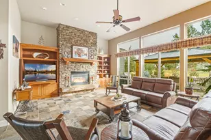 910 Cinnamon Teal Dr, Redmond, OR 97756 - Photo 10