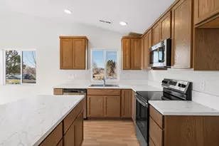 925 SE Starview Ave, Madras, OR 97741 - Photo 6