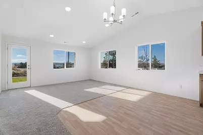 891 SE Starview Avenue Lot #24, Madras, OR 97741 - Photo 14