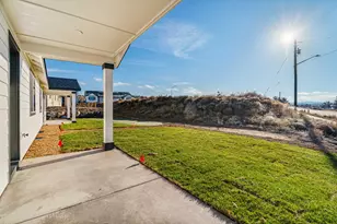 891 SE Starview Ave, Madras, OR 97741 - Photo 4