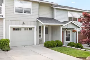 237 Dunthorpe Dr, Medford, OR 97504 - Photo 1