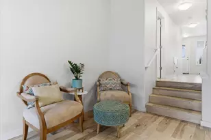 237 Dunthorpe Dr, Medford, OR 97504 - Photo 8