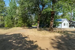 2524 Rockydale Rd, Cave Junction, OR 97523 - Photo 2