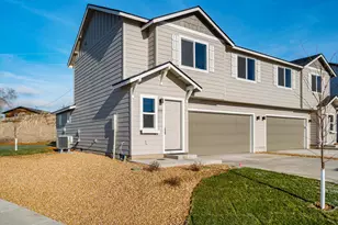 900 SE Starview Ave, Madras, OR 97741 - Photo 1