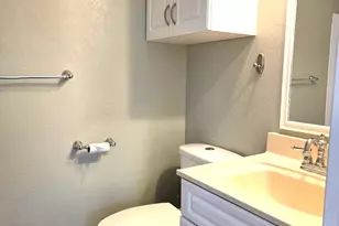 939 S Valley View Rd, Ashland, OR 97520 - Photo 10