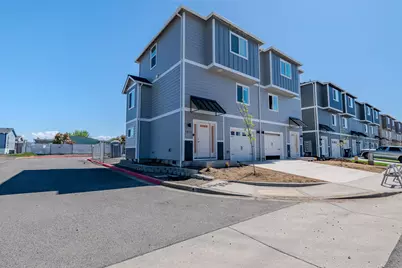 7890 28th Street, White City, OR 97503 - Photo 1