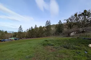 18489 Williams Hwy, Williams, OR 97544 - Photo 6