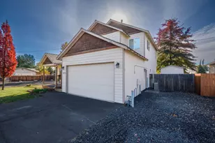 2424 SW Pumice Ave, Redmond, OR 97756 - Photo 4