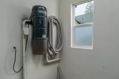 2424 SW Pumice Avenue, Redmond, OR 97756 - Photo 38