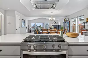 660 NW 26th St, Redmond, OR 97756 - Photo 6