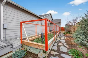 660 NW 26th St, Redmond, OR 97756 - Photo 36