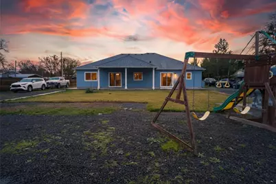 594 W Gregory Road, Central Point, OR 97502 - Photo 16