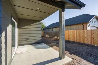 1692 NW Larch Avenue, Redmond, OR 97756 - Photo 36